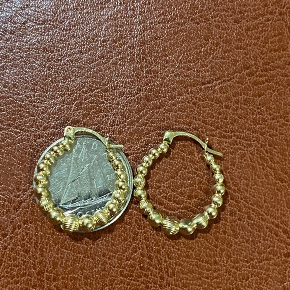 18K Gold Earrings - Picture 2 of 5